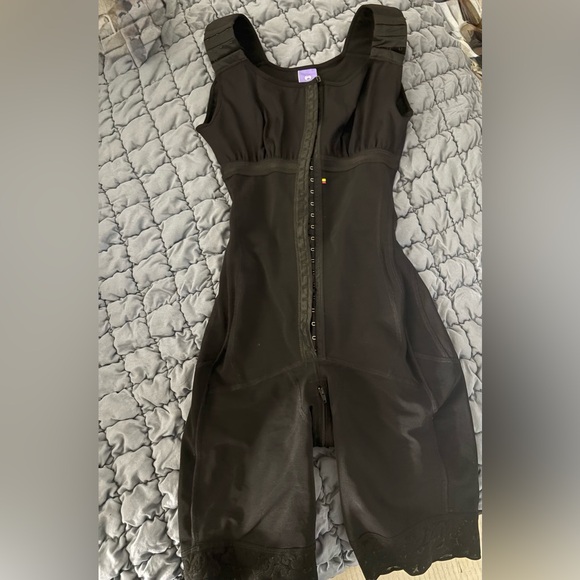 Snatched Body Stage 2 Columbian Faja- Medium- Never Worn - Picture 3 of 9